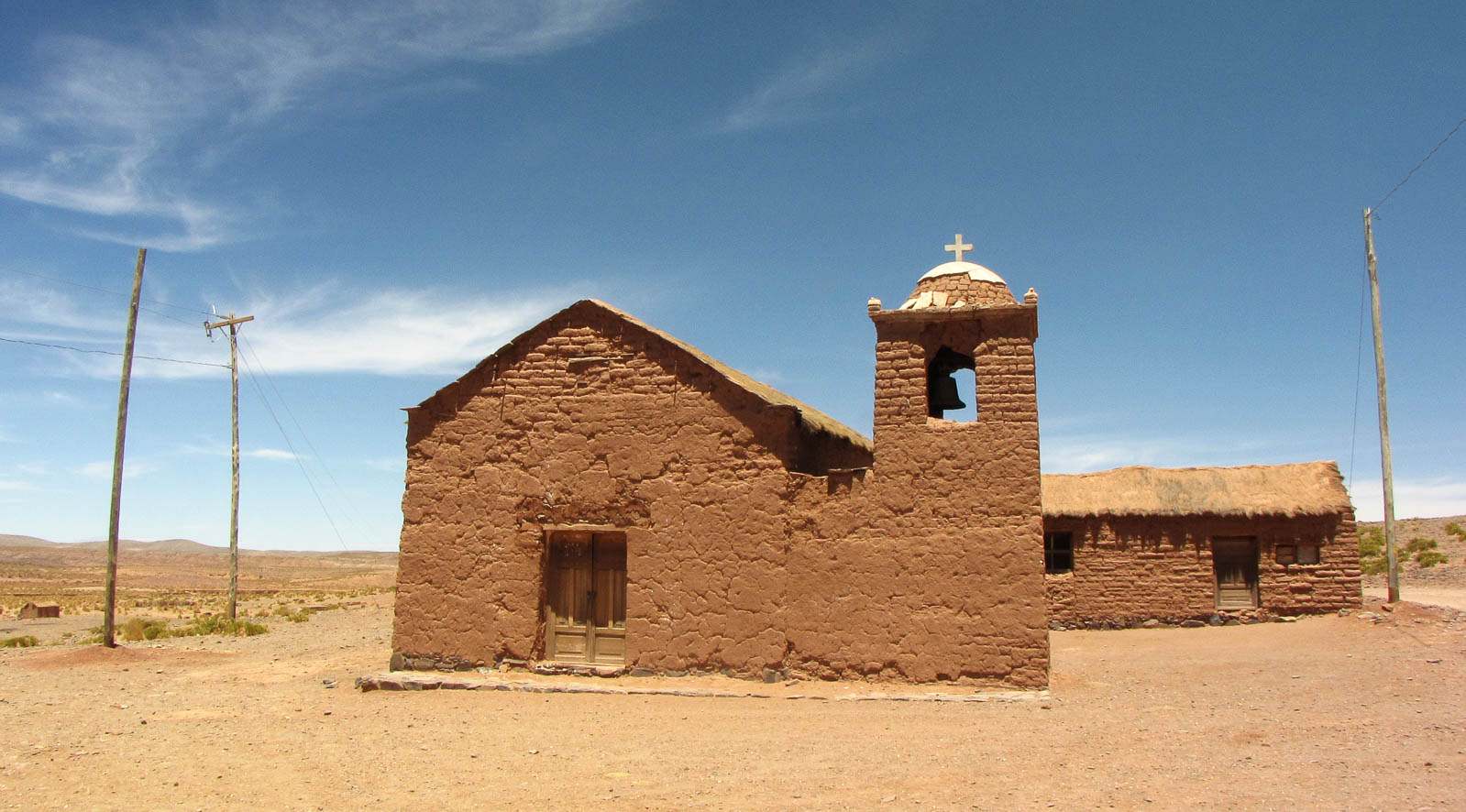 Eglise en adobe dans un village du Sud Lipez