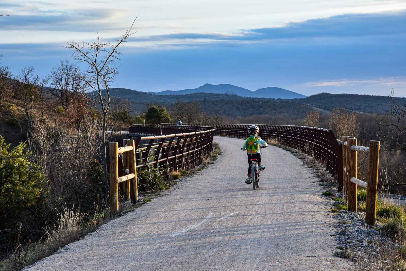 La Via Ardèche, une voie verte cyclable pour toute la famille à parcourir dans la douceur de l’hiver