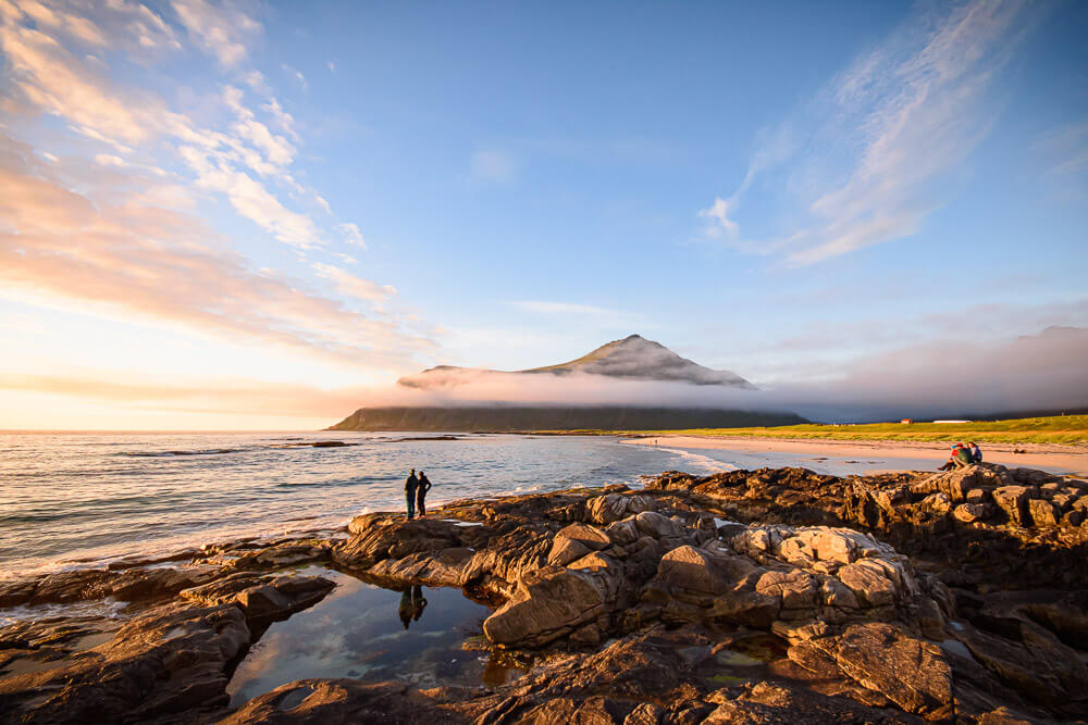 La plage de Skagsanden, Flakstad en Norvège